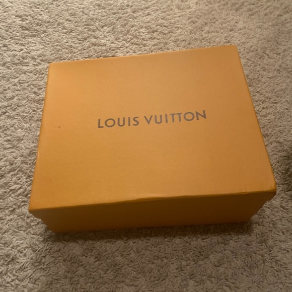 Louis Vuitton Black and White Sneakers Sleek Design - Picture 5 of 7